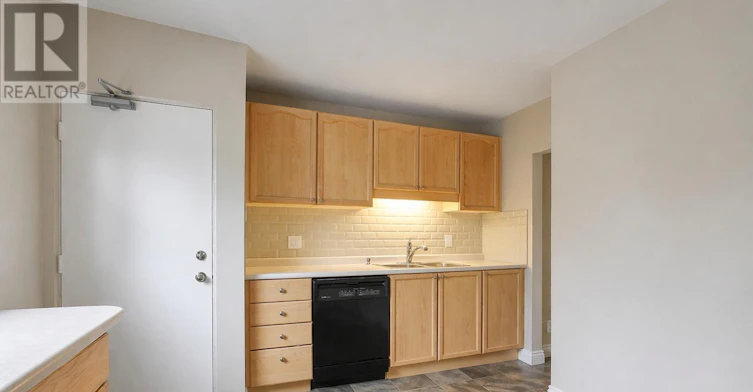 MAIN-66 Walter Avenue, Newmarket, ON, L3Y 2T3 - 2