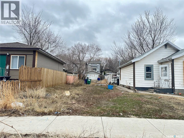129 M Avenue S, Saskatoon, SK, S7M 2K1