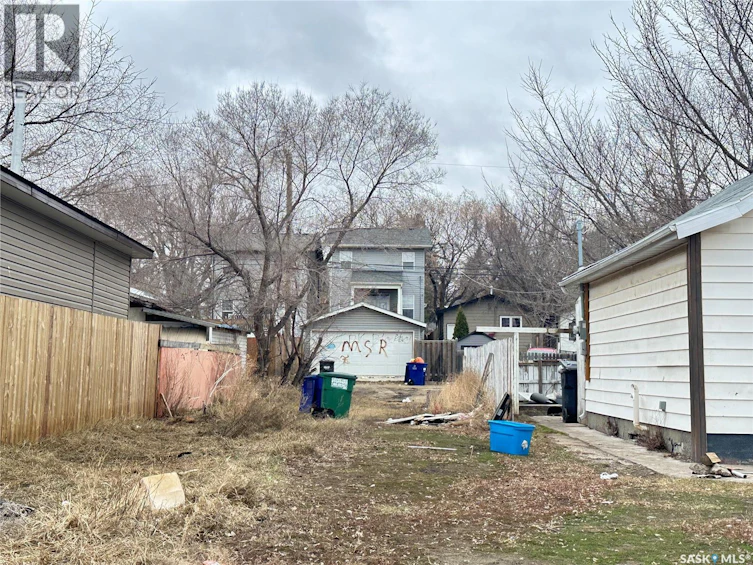 129 M Avenue S, Saskatoon, SK, S7M 2K1 - 2