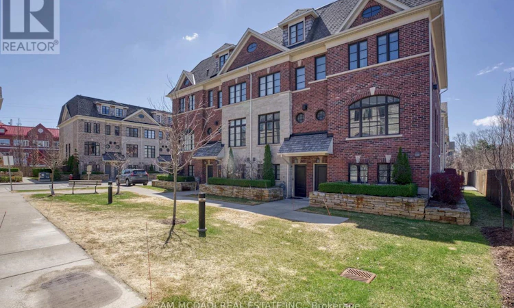 2029 Queensborough Gate