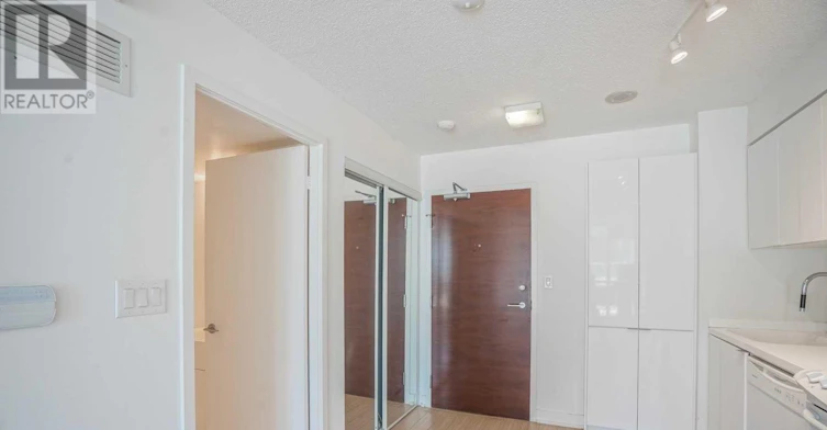 1103-15 Iceboat Terrace, Toronto, ON, M5V 4A5 - 2