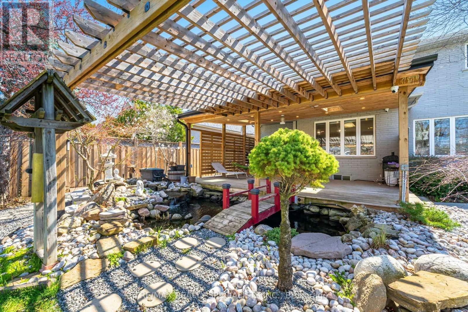 57 Fairview Road W, Mississauga, ON, L5B 1K7