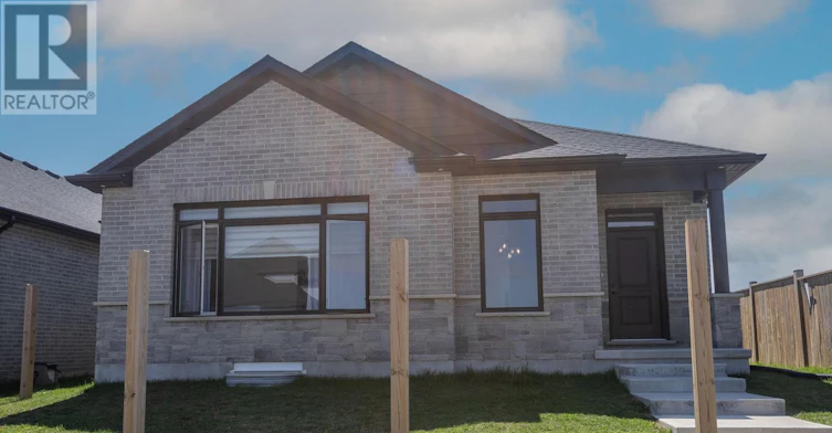 31-383 Daventry Way, Komoka, ON, N0L 1R0