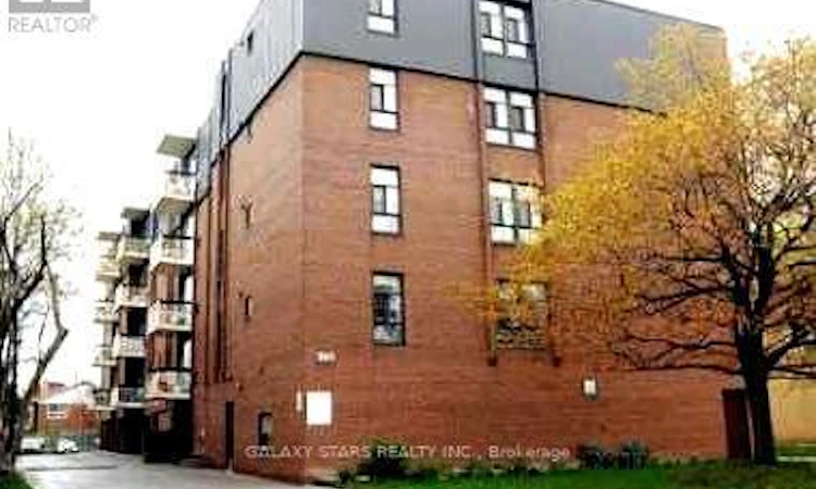 304-895 Kennedy Road