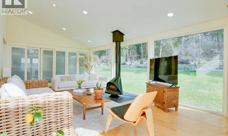 5667 Gillies Rd Bay Road
