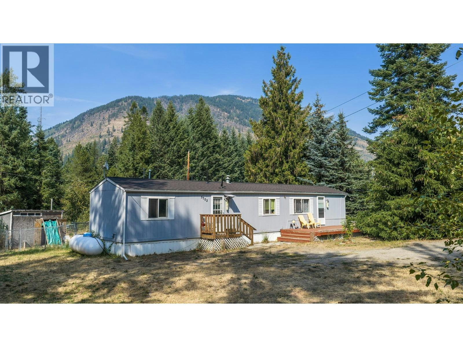5702 Bertha Road, Kitchener, BC, V0B 1W1