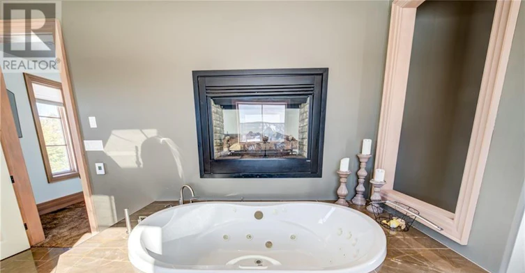 12 Windrose Valley Boulevard, Clearview, ON, L9Y 0K2 - 25