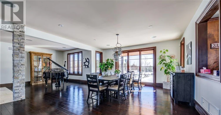 12 Windrose Valley Boulevard, Clearview, ON, L9Y 0K2 - 10