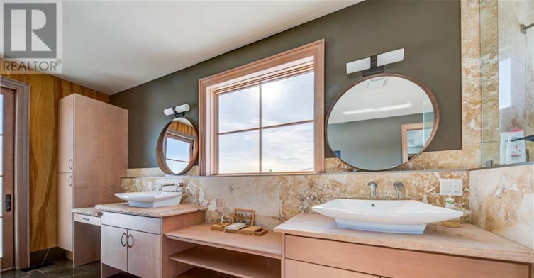 12 Windrose Valley Boulevard, Clearview, ON, L9Y 0K2 - 24