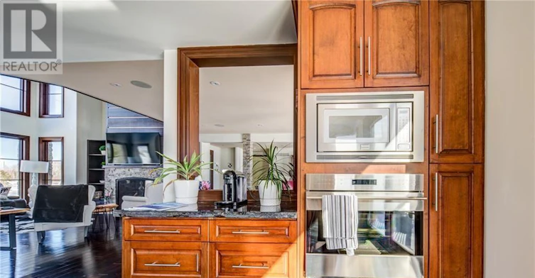 12 Windrose Valley Boulevard, Clearview, ON, L9Y 0K2 - 16