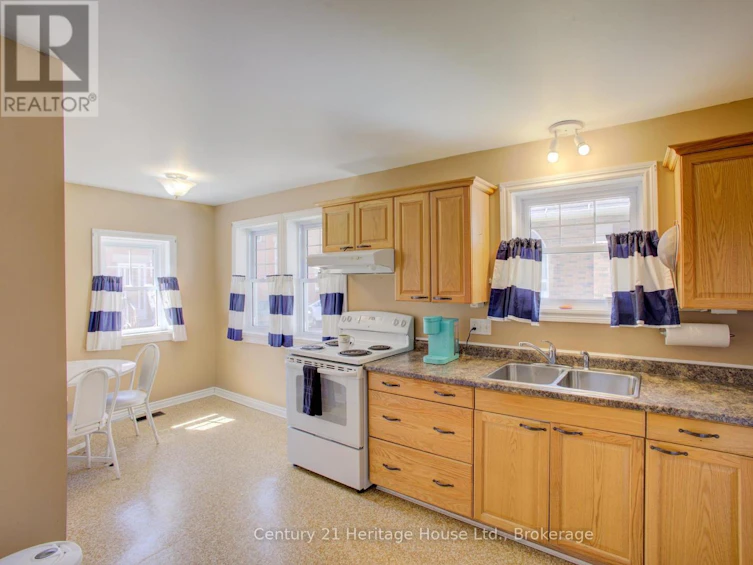 221 Lambton Street E, West Grey, ON, N0G 1R0 - 21