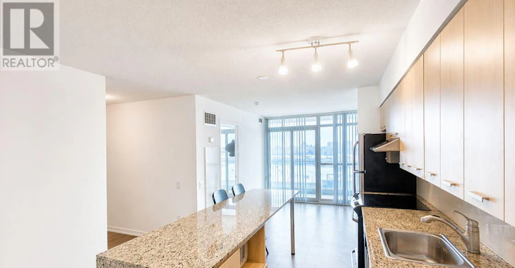 712-29 Singer Court, Toronto, ON, M5V 3Z7 - 7
