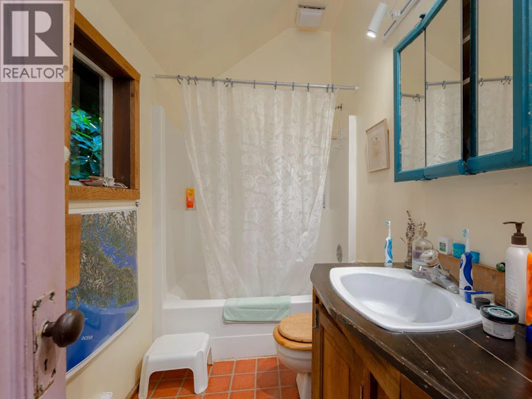 310 Tower Road, Bamfield, BC, V0R 1B0 - 17