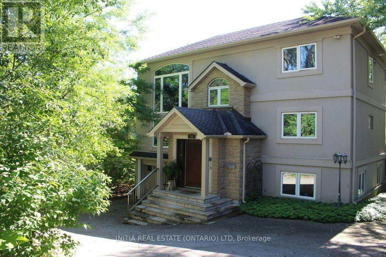 754 Riverside Drive, London, ON, N6H 2S4