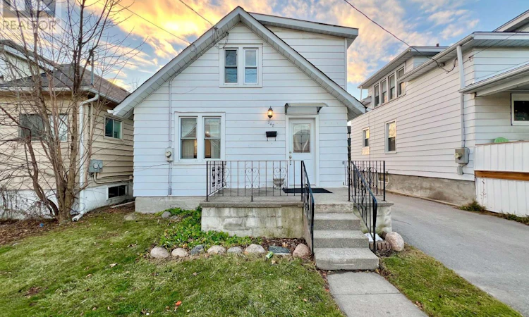 248 Dufferin Avenue
