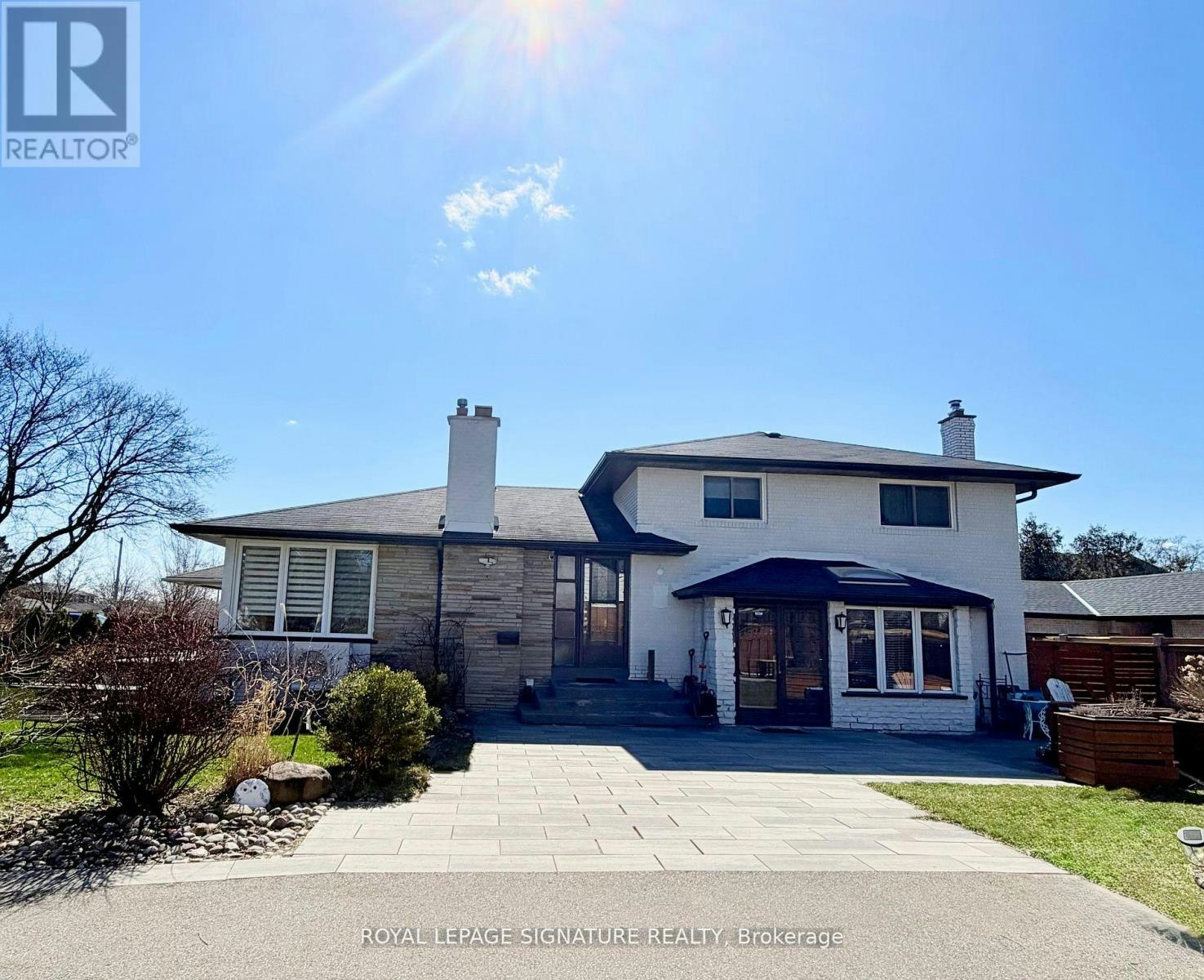 2263 Harcourt Crescent, Mississauga, ON, L4Y 1W3
