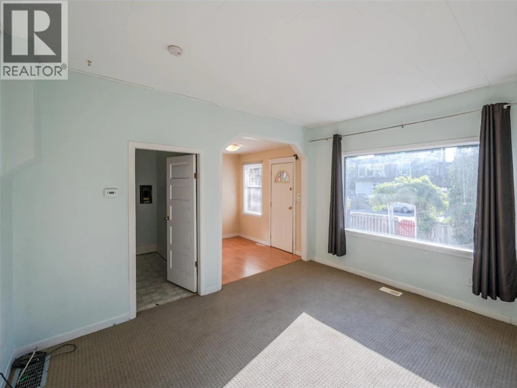 363 W Nanaimo Avenue, Penticton, BC, V2A 1N8 - 3