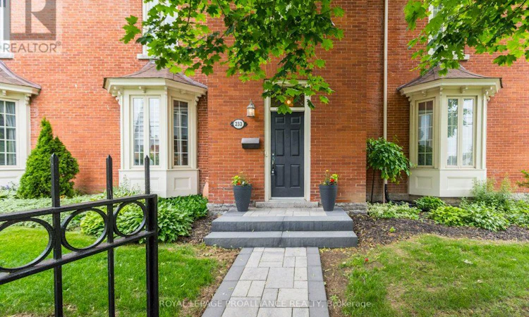 5-233 John Street