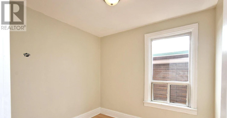 UPPER 2-1932 Queen Street E, Toronto, ON, M4L 1H6 - 3