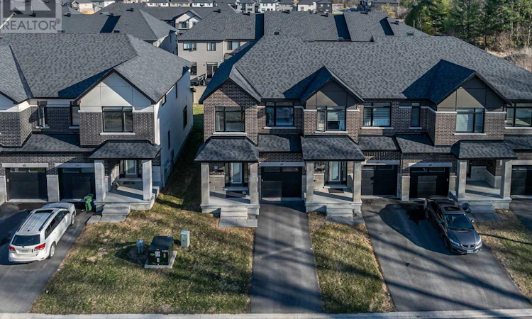 45 Moosonee Crescent
