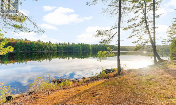 12 Voyageur Bay Trail