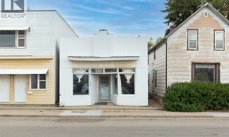 306 Fairford Street W