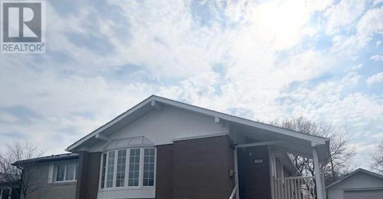 MAIN-18 Albacore Crescent, Toronto, ON, M1H 2L3 - 2