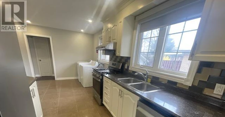MAIN-18 Albacore Crescent, Toronto, ON, M1H 2L3 - 8