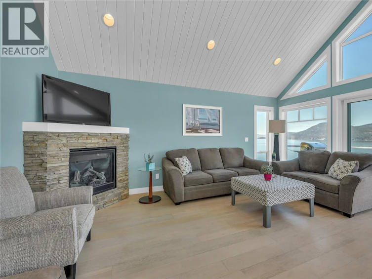 7012 Barcelona Drive, West Kelowna, BC, V1Z 3R8 - 12