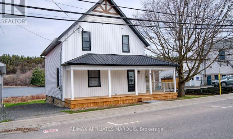 4 Bedford Street E