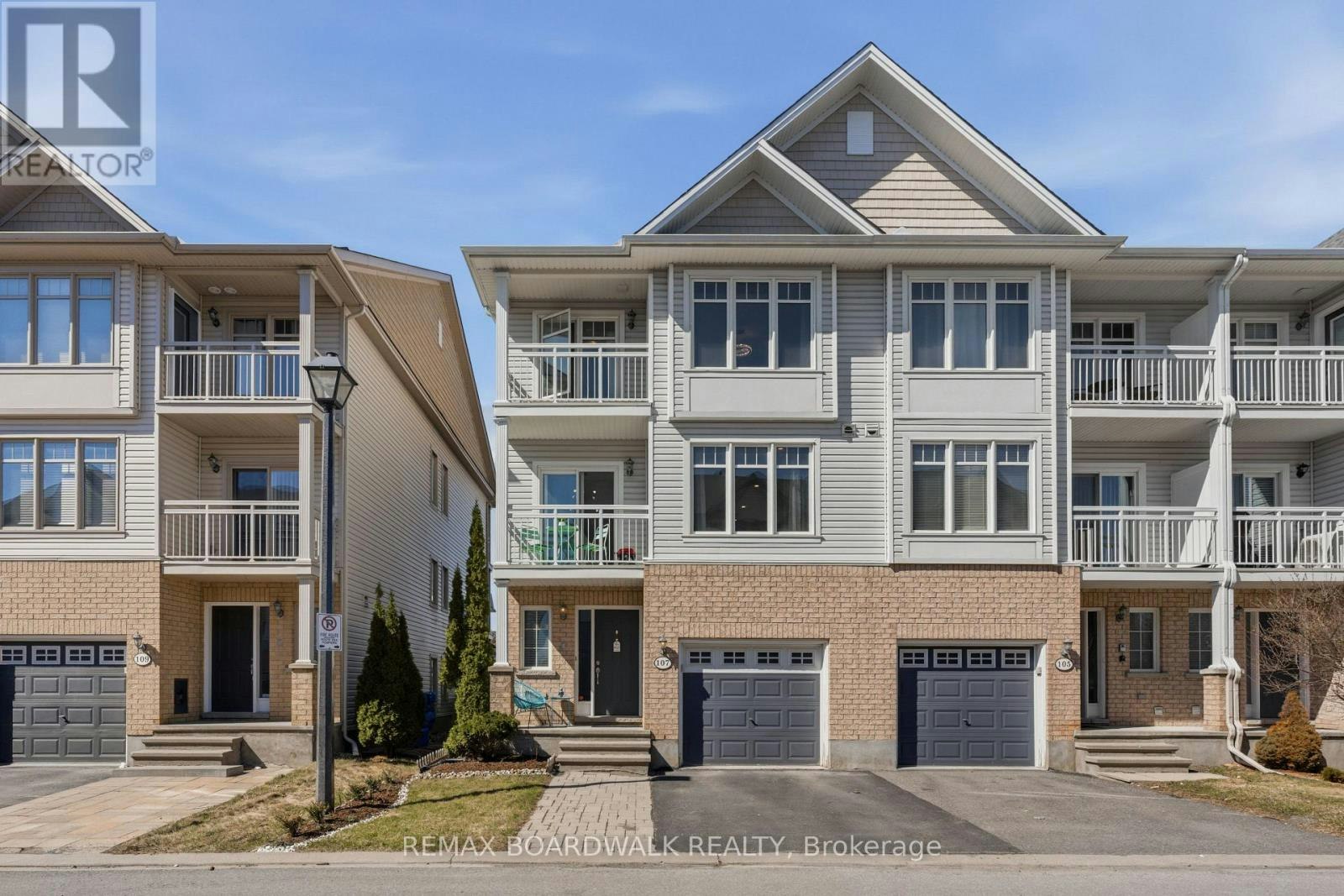 107 Caithness Private, Ottawa, ON, K1W 0G4
