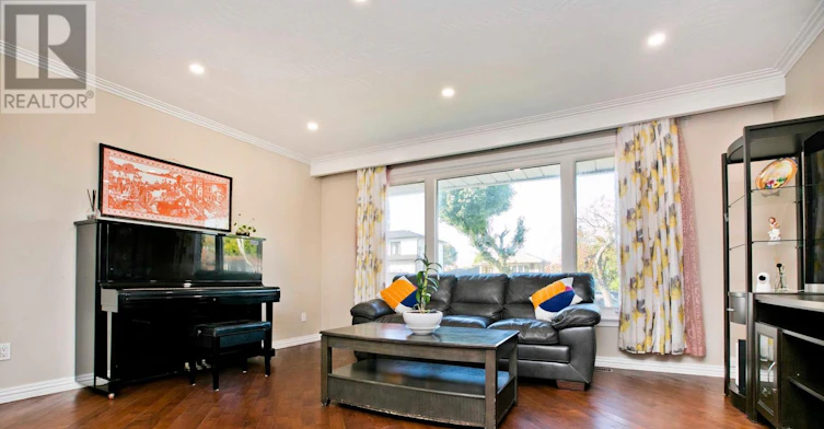 MAIN-27 Doerr Road, Toronto, ON, M1P 4M7 - 2