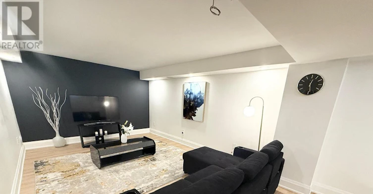 BASEMENT-7 Charing Crescent, Aurora, ON, L4G 6P4