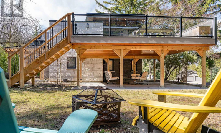 114 Lakeshore Road W
