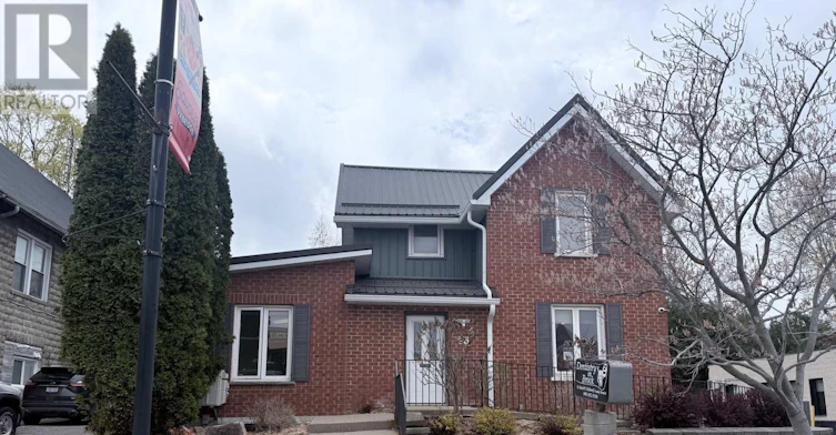 2ND FLOOR-96 Brock Street W, Uxbridge, ON, L9P 1P4