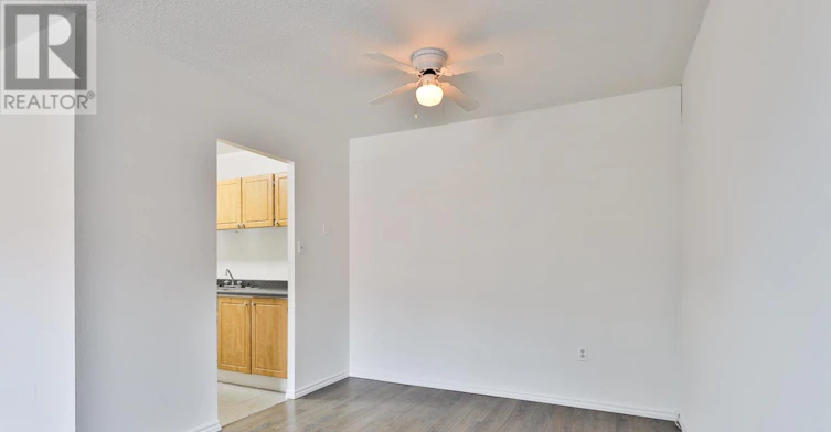 215-900 Glen Street, Oshawa, ON, L1J 5Z4 - 13