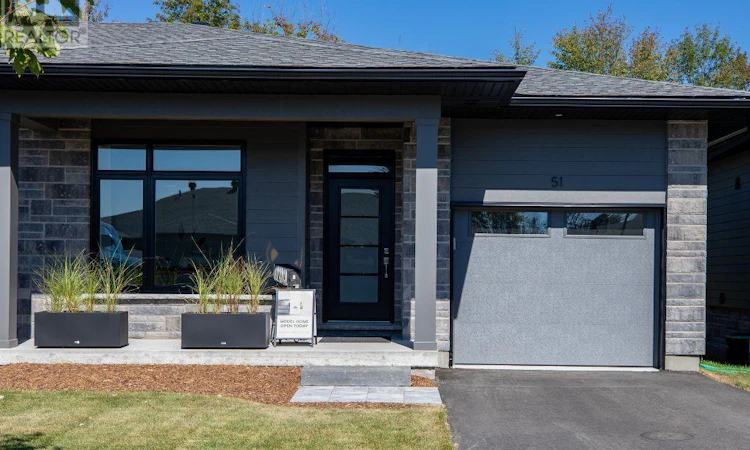 18 Pine Needle Way