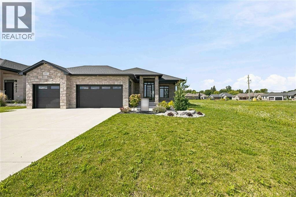 6927 Shoreside Drive, Plympton-Wyoming, ON, N0N 1E0