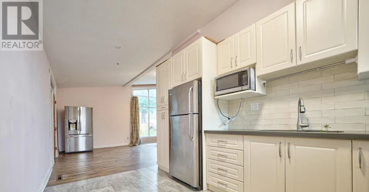 5 Cottonwood Drive, Toronto, ON, M3C 2B3 - 10