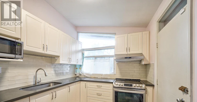 5 Cottonwood Drive, Toronto, ON, M3C 2B3 - 12