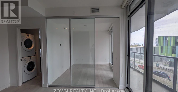 302-90 Queens Wharf Road, Toronto, ON, M5V 0J4 - 2