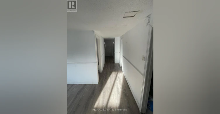 7292 Redfox Road, Mississauga, ON, L4T 2L8 - 9