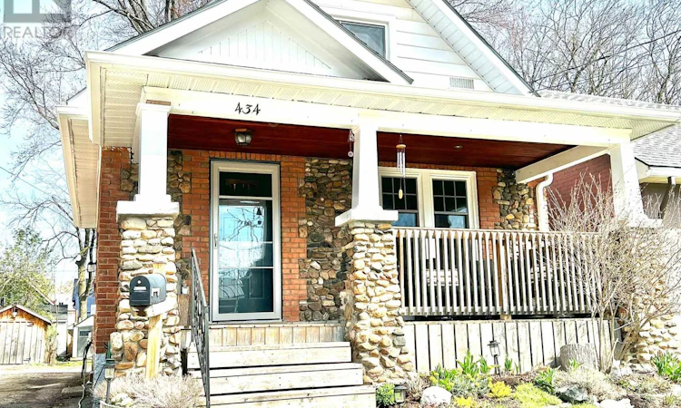 434 13th "A Street W