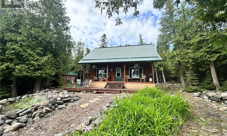 2621 Bay Estates North