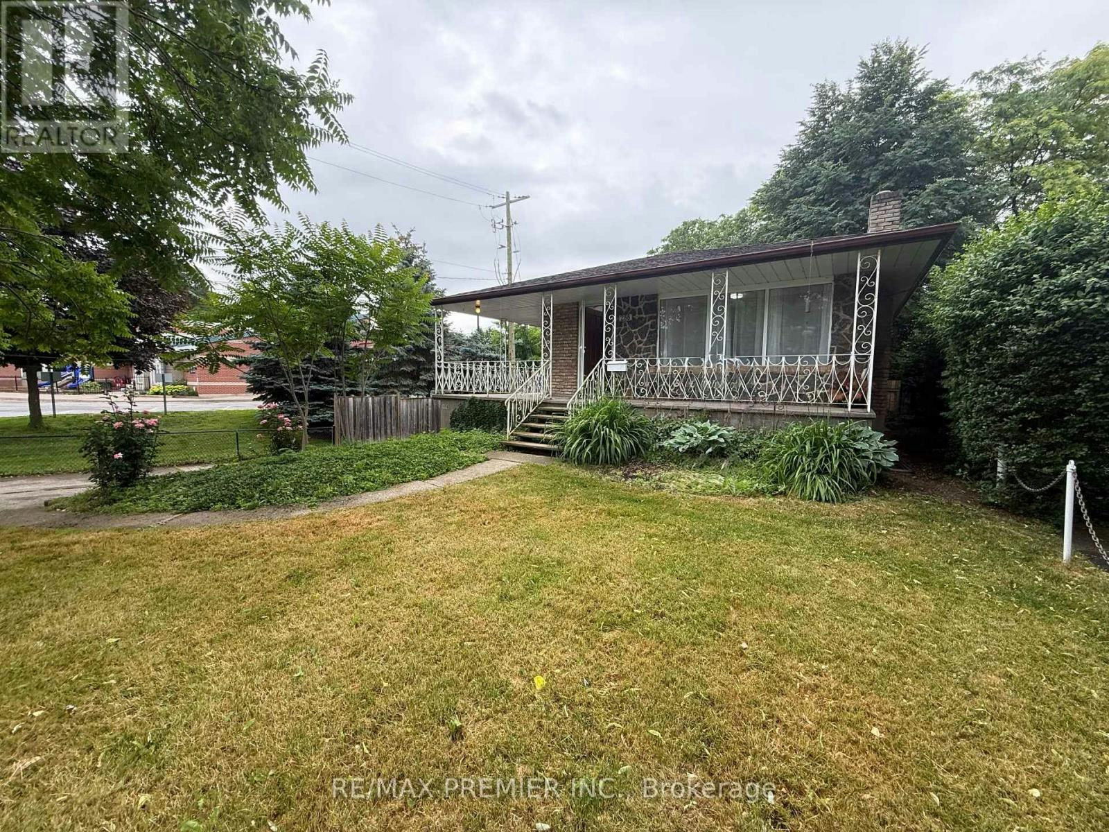 MAIN FLOOR-288 Scott Street, St. Catharines, ON, L2N 1J3 - 42