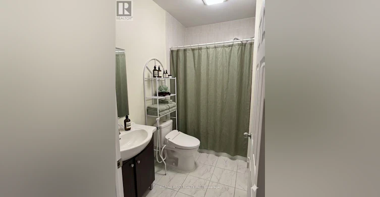 555 St. Clair Avenue, Toronto, ON, M6C 1A3 - 6