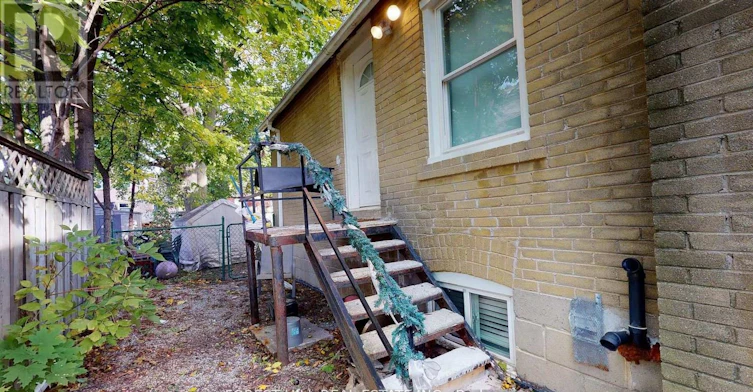 2ND FLOOR-262 Poyntz Avenue, Toronto, ON, M2N 1J7 - 2