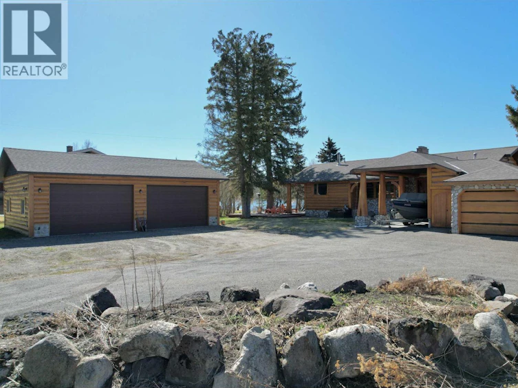 6126 Lakeshore Drive, 100 Mile House, BC, V0K 2E3 - 2