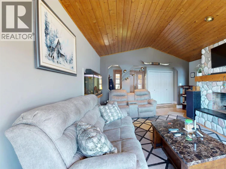 6126 Lakeshore Drive, 100 Mile House, BC, V0K 2E3 - 7