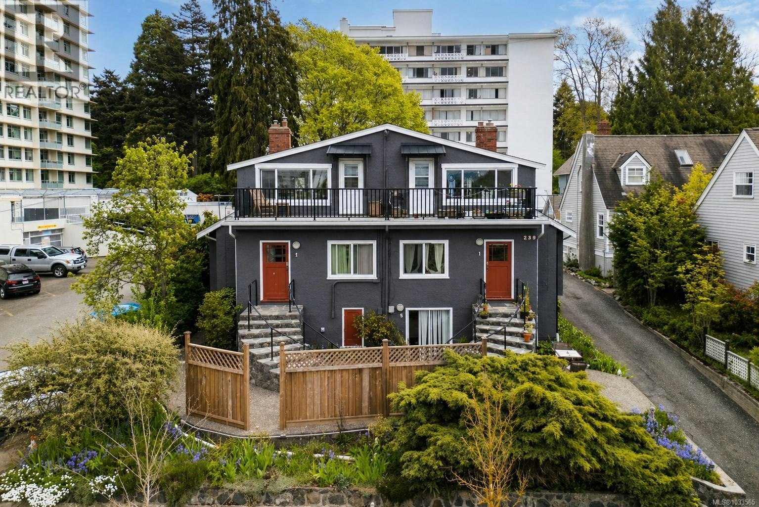 239 St. Andrews Street, Victoria, BC, V8V 2N1